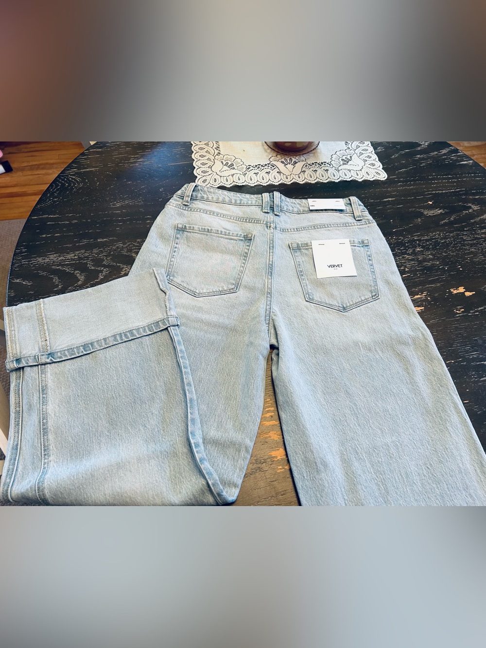 NWT beautiful and well made Vervet size 7 or 28 cuffed jeans. - Picture 11 of 16
